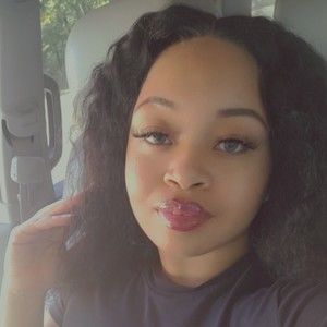 Meet your Posher, Kiara